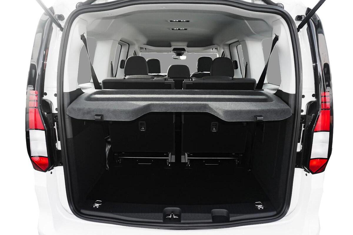 2024 Volkswagen Caddy TDI320 5 Maxi Auto MY24 image 11