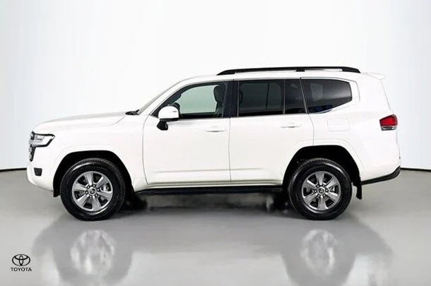 2023 Toyota LANDCRUISER VX image 5