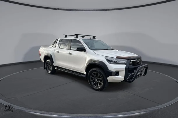 2020 Toyota HILUX Rogue image 2