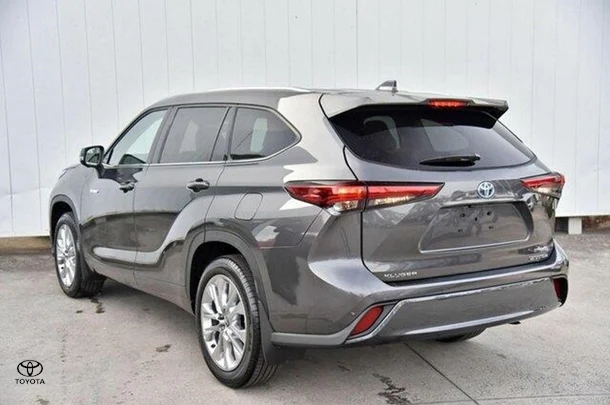 2023 Toyota Kluger Hybrid AWD GRANDE image 3