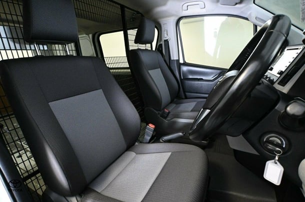 2019 Toyota Hiace LWB image 10
