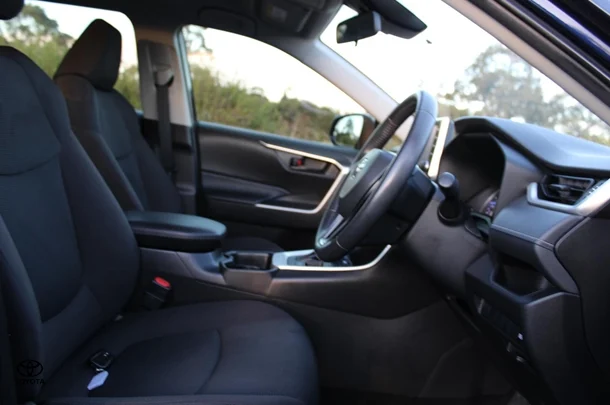 2020 Toyota RAV4 Hybrid GX-2WD image 21