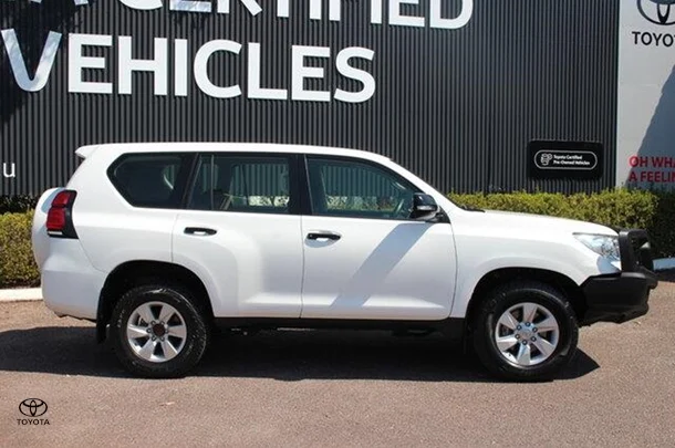 2018 Toyota Prado GX image 2