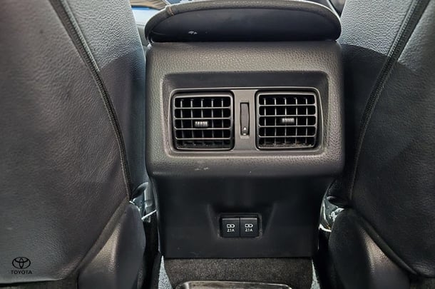 2020 Toyota Camry Hybrid SL image 29