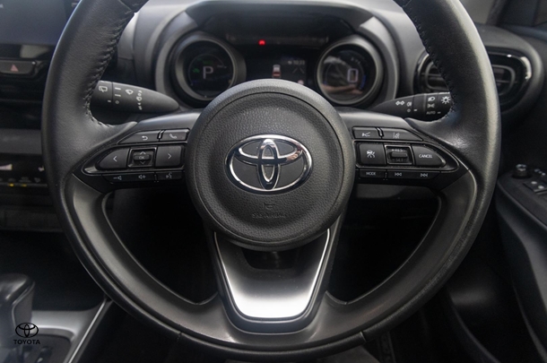 2023 Toyota Yaris Cross Hybrid GX image 10