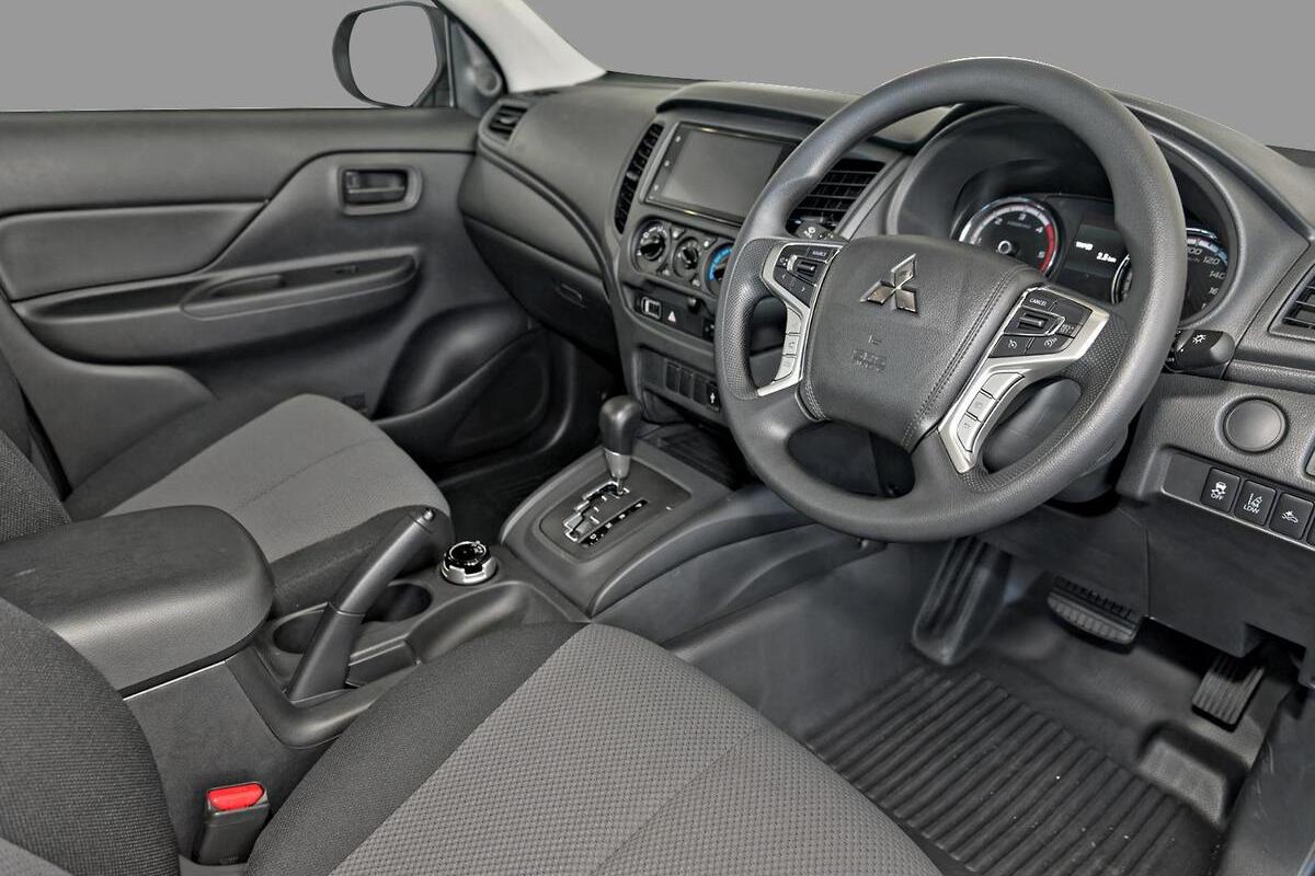 2024 Mitsubishi Triton GLX MR Auto 4x4 MY23 image 6