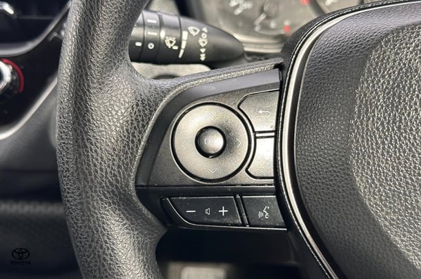 2022 Toyota Corolla Hatch Hybrid Ascent Sport image 16