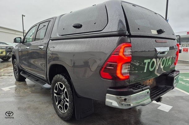 2021 Toyota Hilux SR5 image 7