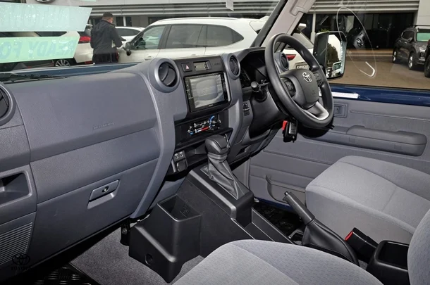 2025 Toyota LC MILITARY GXL image 8