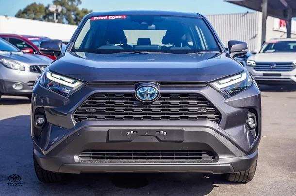 2023 Toyota Rav4 Hybrid GX image 4