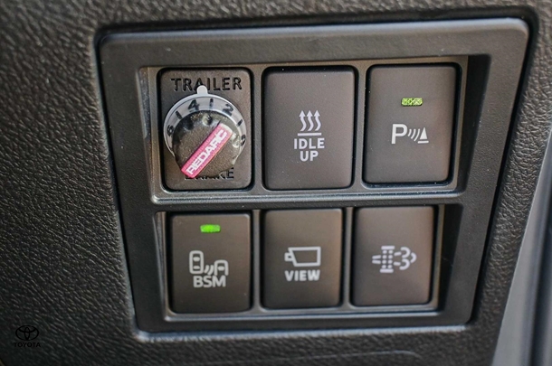2023 Toyota HILUX GR-S image 27
