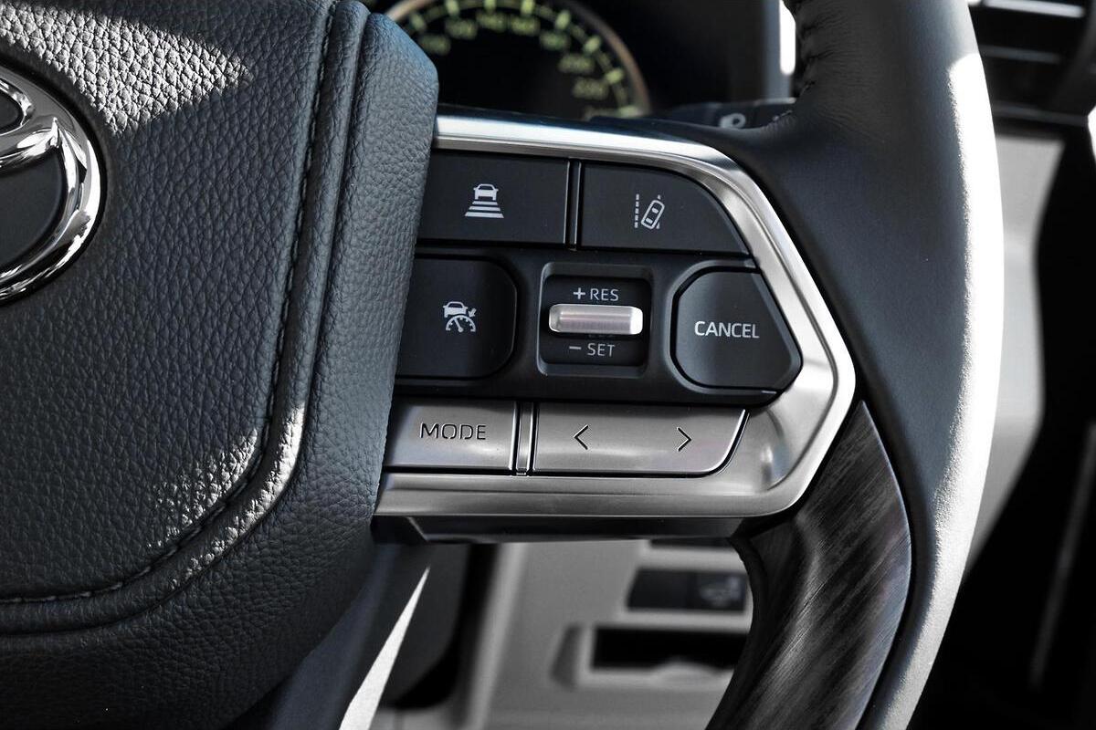 2024 Toyota Landcruiser VX Auto 4x4 image 11
