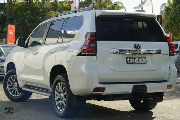 2019 Toyota Prado Kakadu image 3