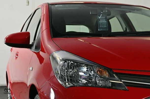 2016 Toyota Yaris Ascent image 4