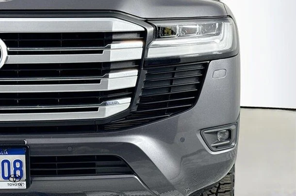 2022 Toyota LANDCRUISER VX image 3