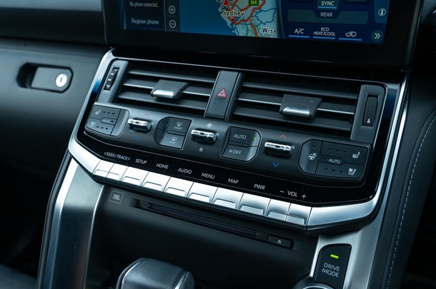 2023 TOYOTA Landcruiser Sahara image 14