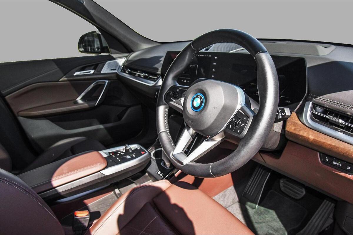 2025 BMW iX1 eDrive20 xLine U11 Auto image 5