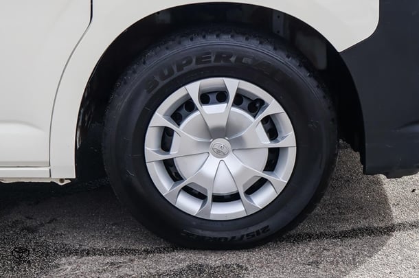 2020 Toyota Hiace LWB image 12