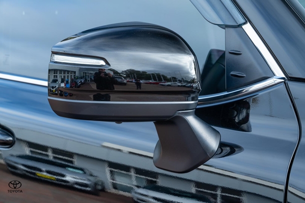 2023 TOYOTA Landcruiser VX image 26