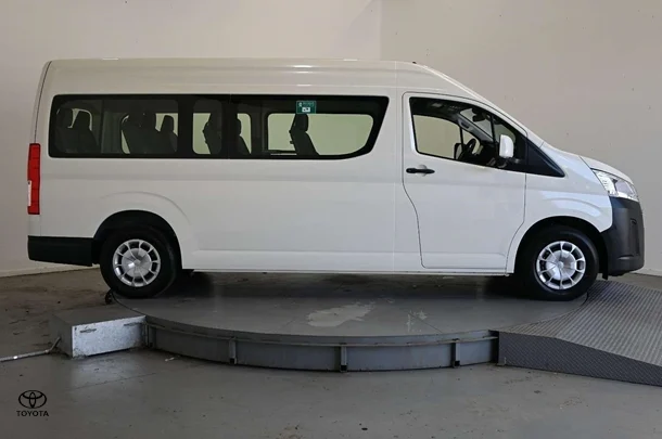 2025 Toyota Hiace SLWB image 4