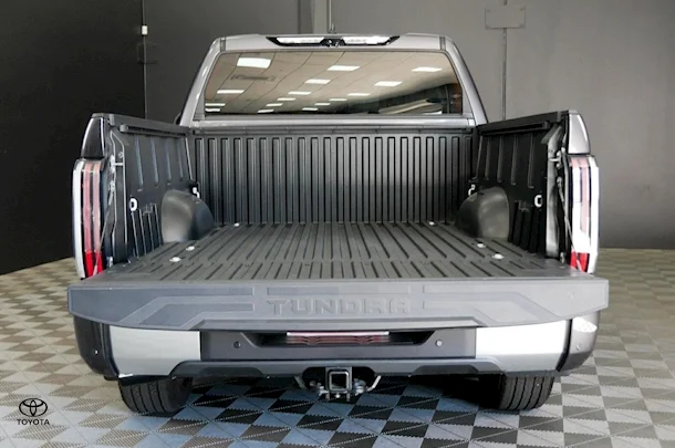 2023 Toyota Tundra Limited image 6
