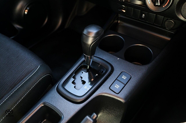 2019 Toyota Hilux 4x2 SR image 17
