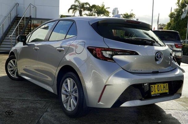 2024 Toyota Corolla Hatch Hybrid Ascent Sport image 3