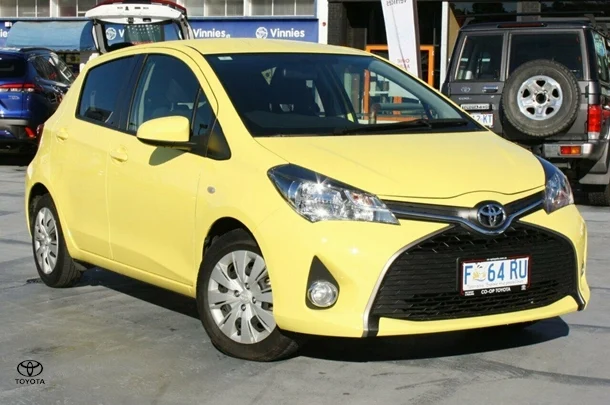 2016 Toyota Yaris SX image 3