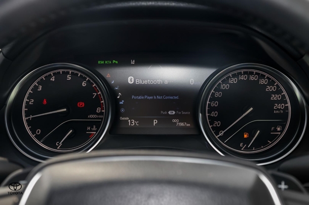 2018 Toyota CAMRY SL image 13
