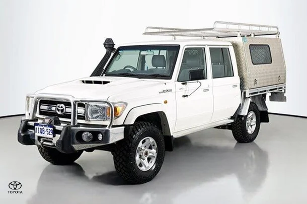 2021 Toyota LANDCRUISER MILITARY GXL image 4