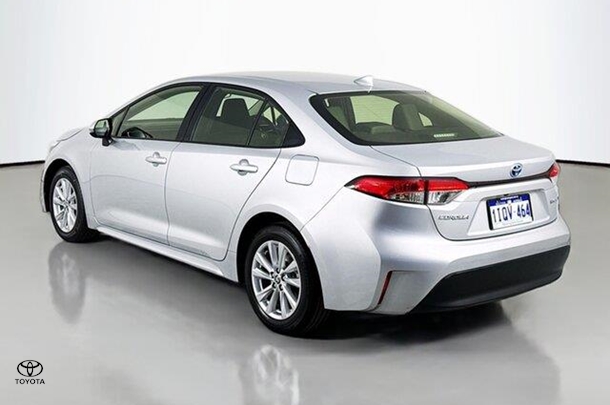 2023 Toyota Corolla Sedan Hybrid Ascent Sport image 6