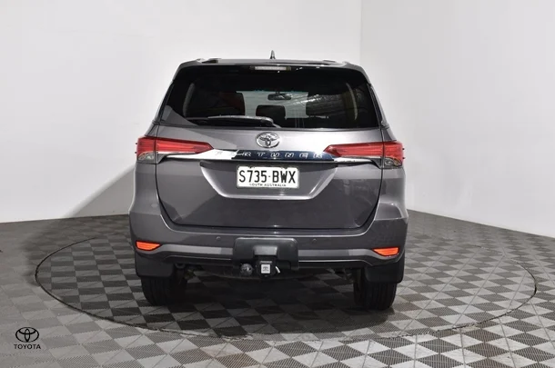 2018 Toyota Fortuner GXL image 4