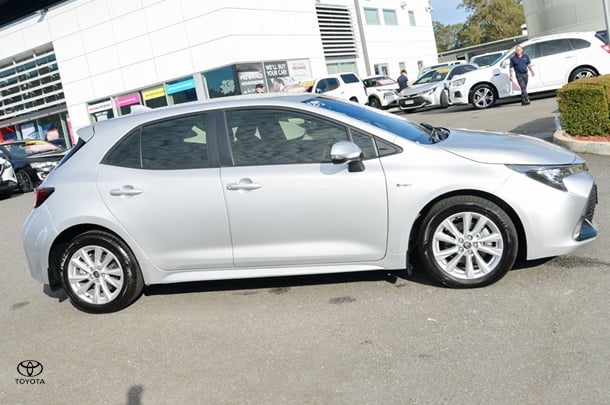 2024 Toyota Corolla Hatch Hybrid Ascent Sport image 5