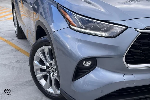 2022 Toyota Kluger Hybrid AWD GRANDE image 3