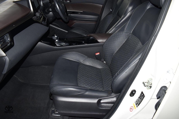 2019 Toyota C-HR Koba AWD image 7