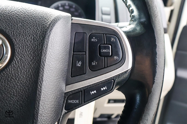 2020 Toyota Hiace LWB image 19