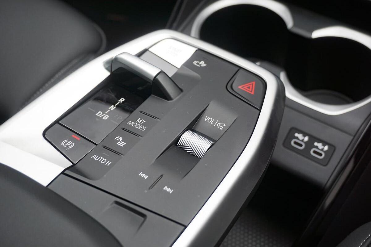 2025 BMW iX1 xDrive30 xLine U11 Auto AWD image 17