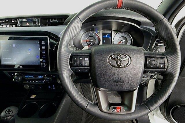 2024 Toyota Hilux GR-S image 20