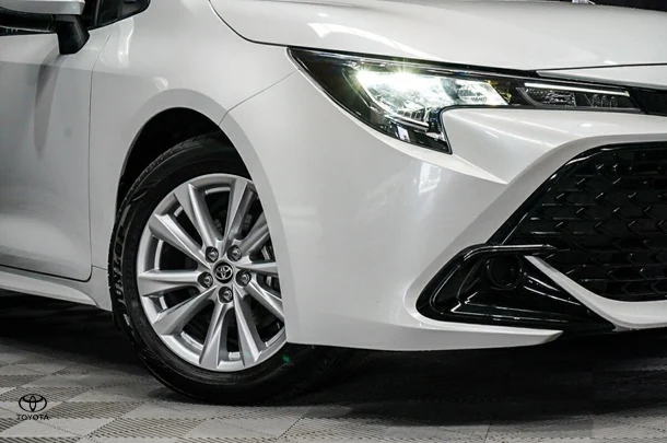 2024 Toyota COROLLA Ascent Sport image 2