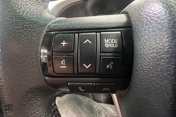 2021 Toyota Hilux SR5 image 14
