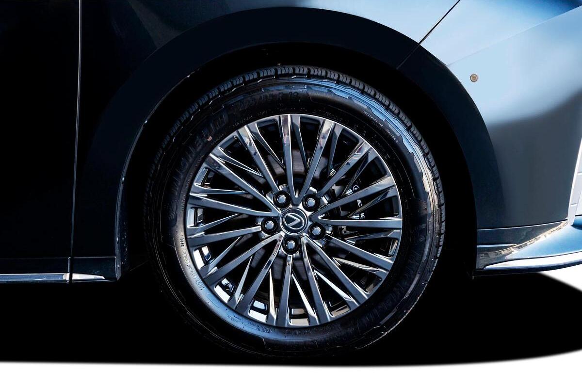 2024 Lexus LM LM350h Sports Luxury Auto 2WD image 20