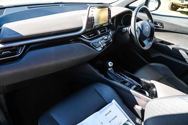 2023 Toyota C-HR Hybrid Koba 2WD image 10