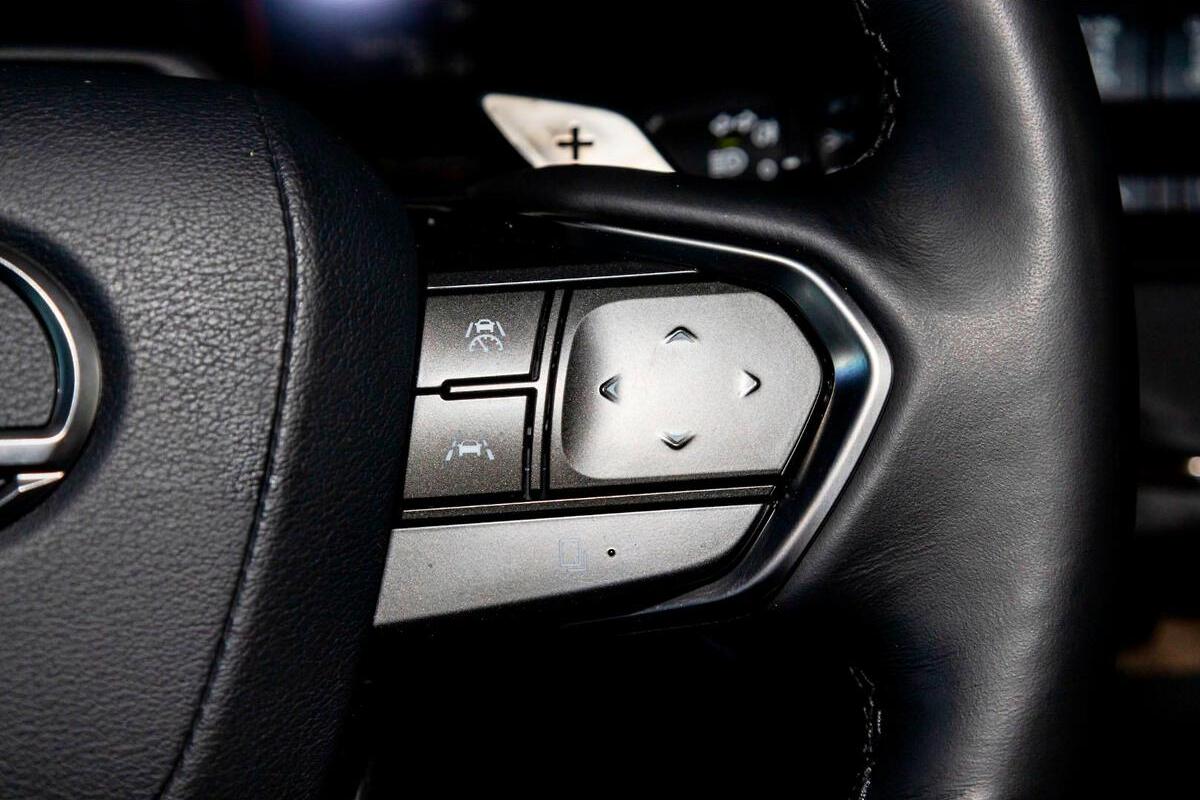 2024 Lexus LM LM350h Sports Luxury Auto 2WD image 17