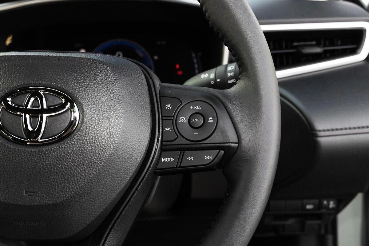 2024 Toyota Corolla Cross GXL Auto 2WD image 14