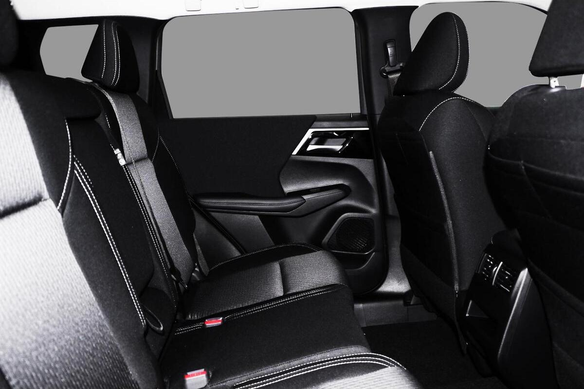 2024 Mitsubishi Outlander LS ZM Auto AWD MY24 image 9