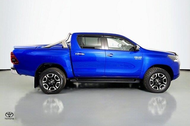 2021 Toyota Hilux SR5 image 10