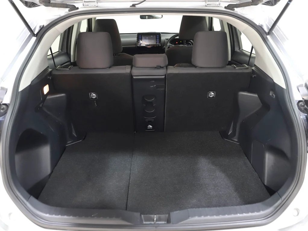2020 Toyota Yaris Cross Hybrid GX image 8
