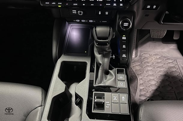 2025 Toyota Prado GXL image 22