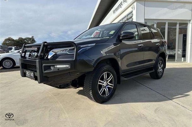 2025 Toyota Fortuner GXL image 3