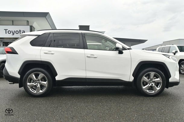 2020 Toyota RAV4 GXL-2WD image 2